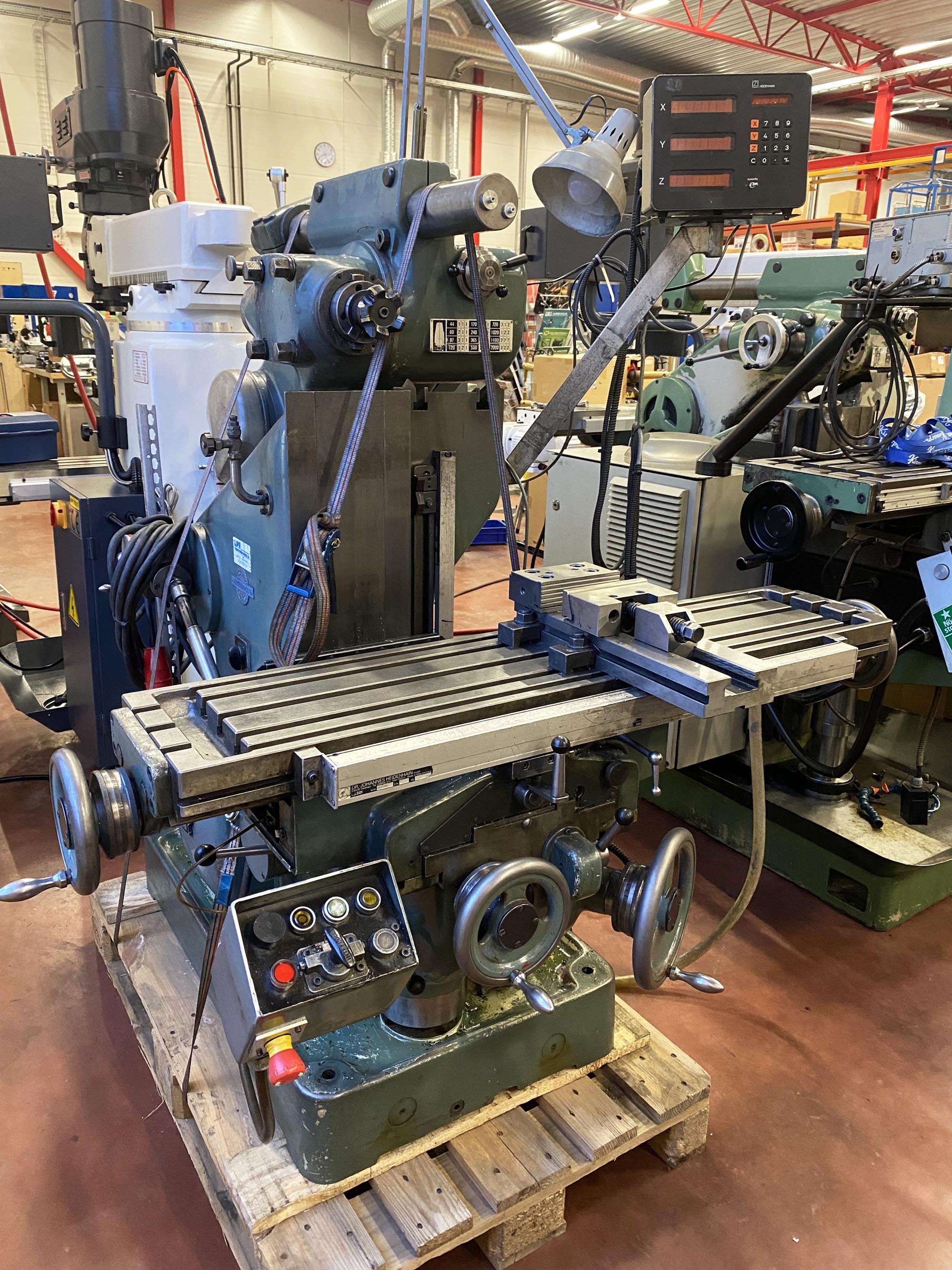 Milling machine Abene VHF3 with digital Manual Milling Machines